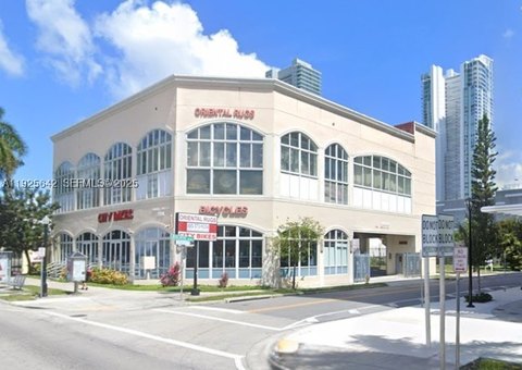 Second-Story Retail Showroom with Mezzanine