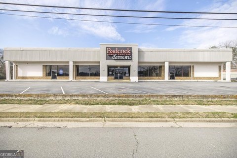 Updated Commercial Building in Cordele