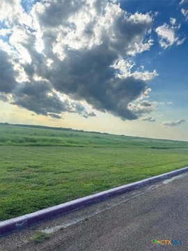 Unrestricted Land in Port Lavaca