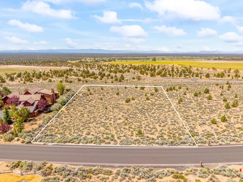 Land with Cascade Mountain Views