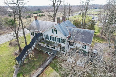 Mixed-Use Estate Property
