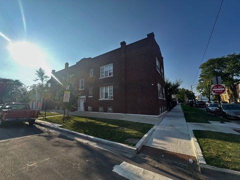 Chicago Four-Unit Brick Building