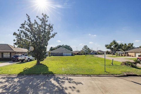 Land, Houma, LA