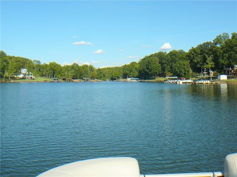 Dockable Waterfront Land