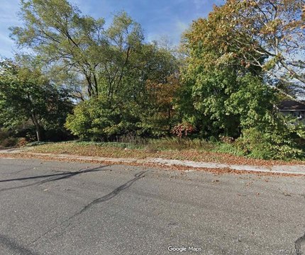 Land, Medford, NY