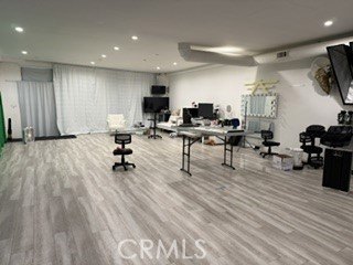 Flexible Flex Space with Workshop