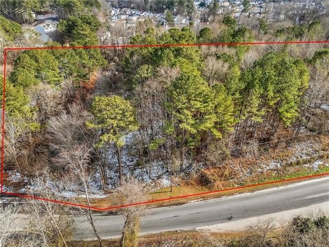 Undeveloped Land Parcel with Road Frontage
