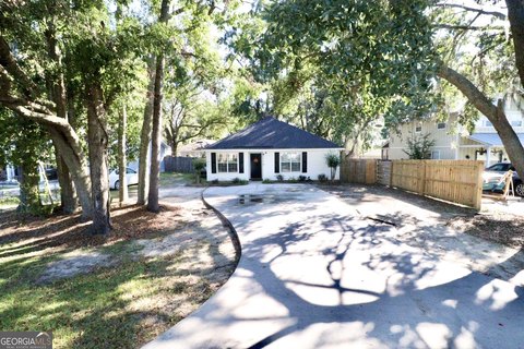 Updated Lake Park Multifamily Property