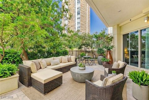 Garden Residence Near Las Vegas Strip