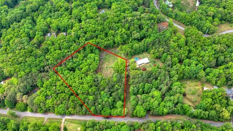 Unrestricted Land Near Carters Lake