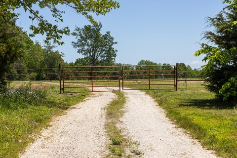 Fenced Hobby Farm Acreage