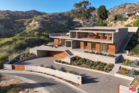 LAND - Malibu, CA
