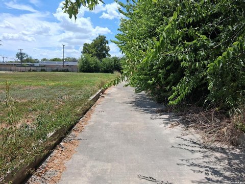 Land, Universal City, TX