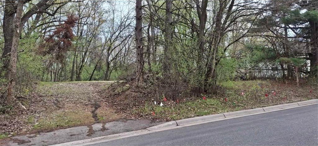 Residential Lot in Maplewood, MN