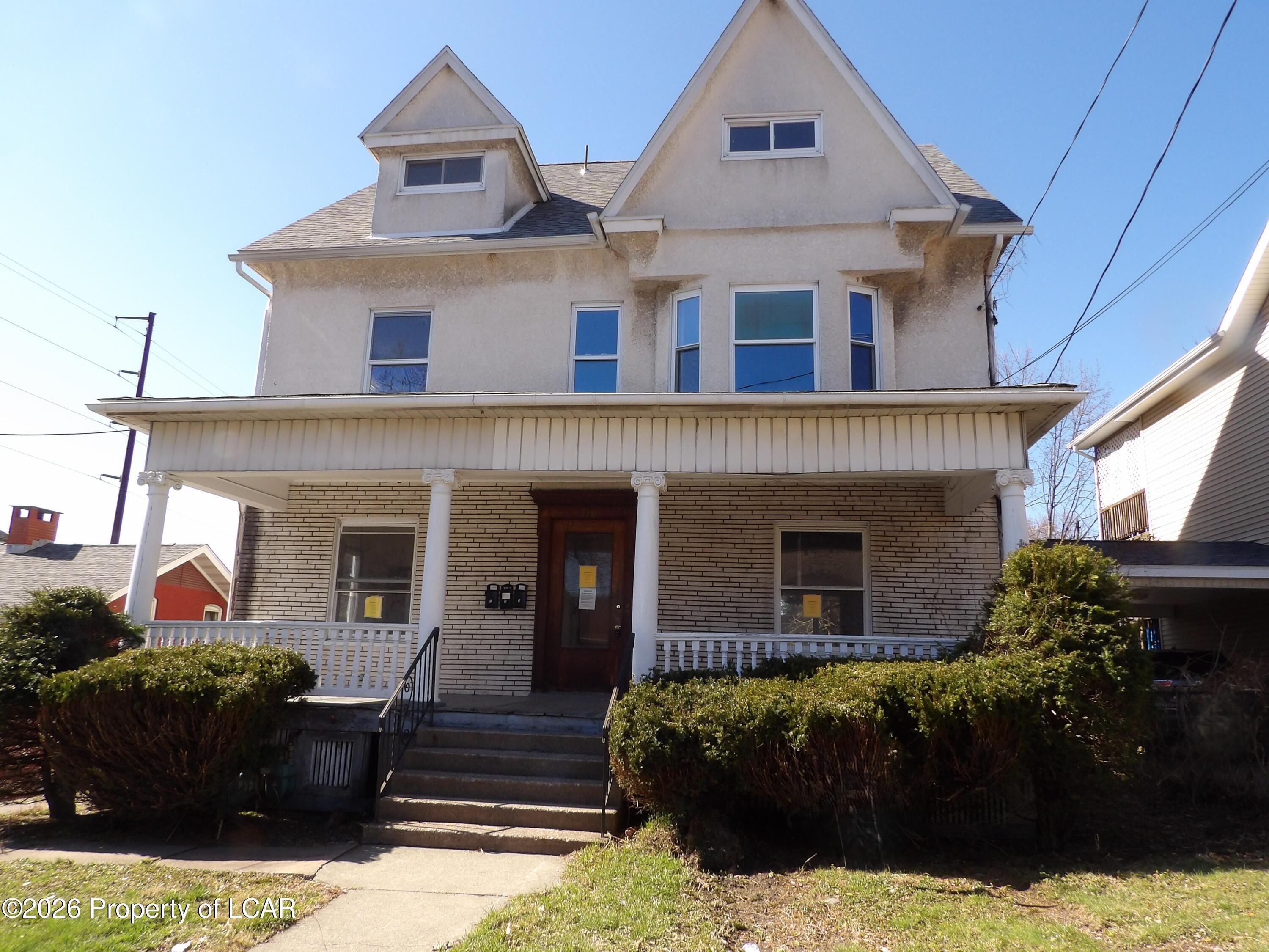 Spacious Multi-Unit Building in Dunmore