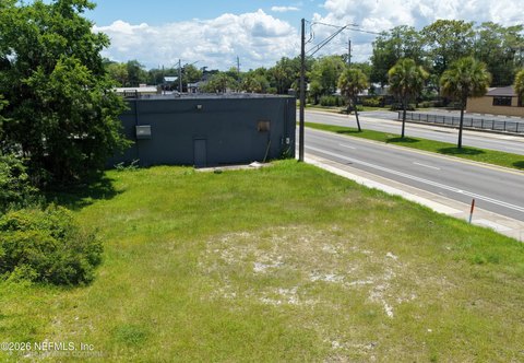 Commercial Lot on Busy Street