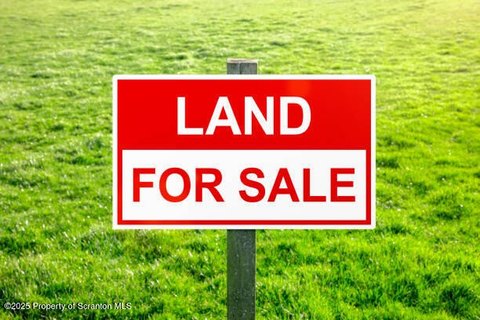 Residential Land in Blakely, PA
