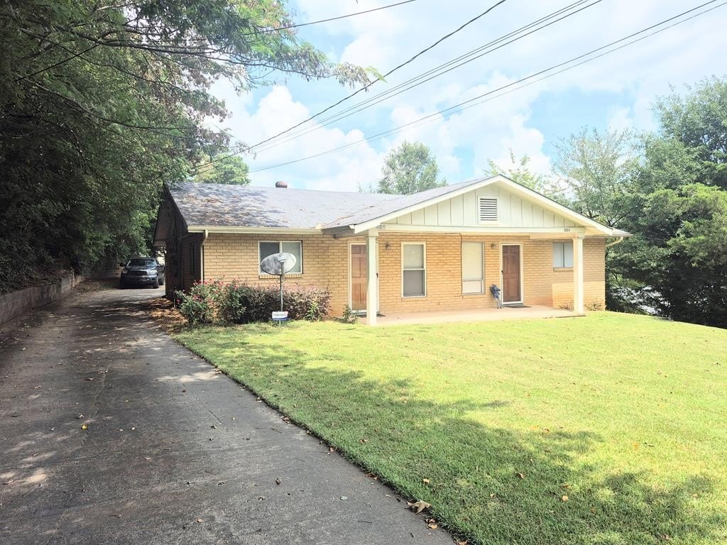 Well-Kept Duplex Near Downtown Dalton