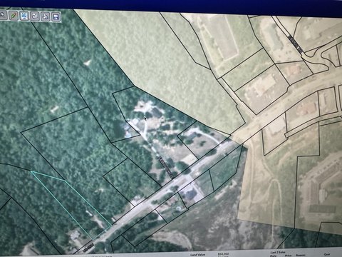 Land on Cumberland Falls Highway