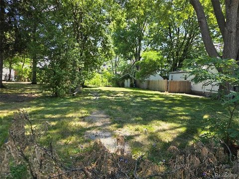 LAND - Ferndale, MI