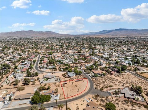 Spacious Lot in Apple Valley