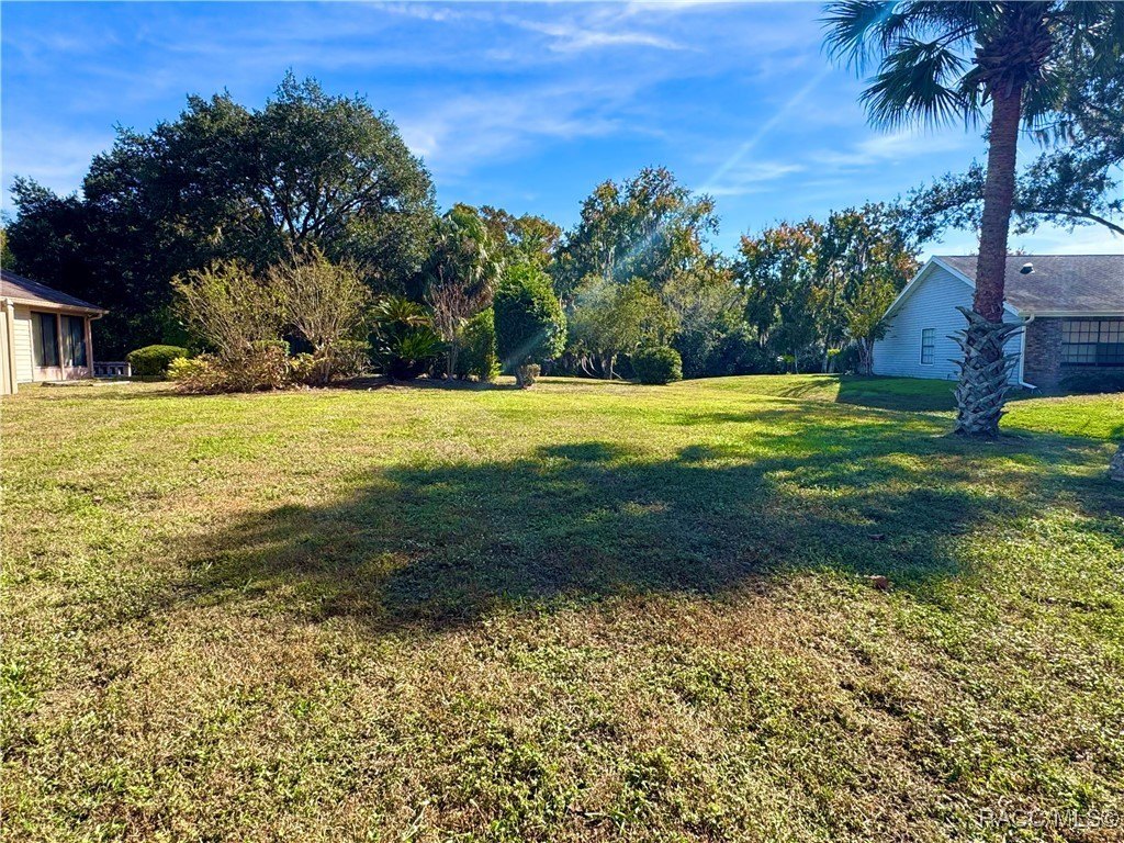 Residential Land in Waterfront Neighborhood