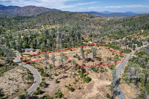 2.72 Acres in Old Shasta