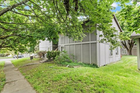 Beaverton Fourplex in Greenway Neighborhood