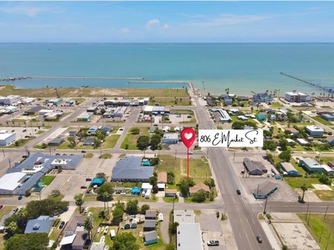 Prime Mixed-Use Lot in Rockport