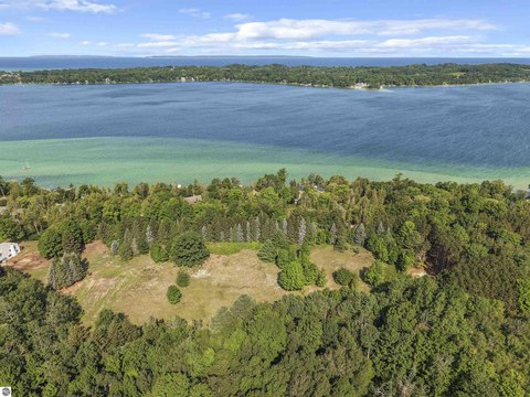 LAND - Lake Leelanau, MI
