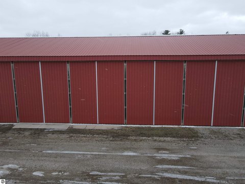 Storage Warehouse Unit with Vertical Doors