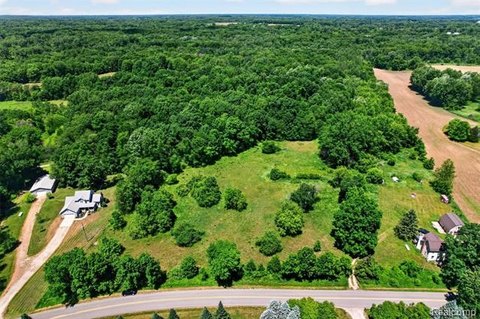 LAND - Bunker Hill Twp, MI
