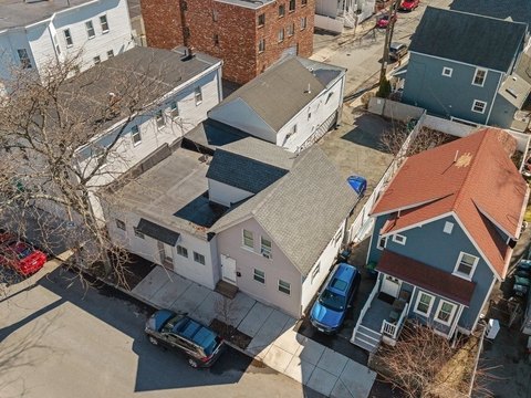 Mixed-Use Quadplex with Garage