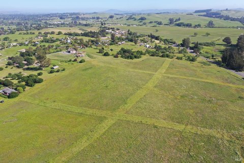 Vineyard and Home Site Land