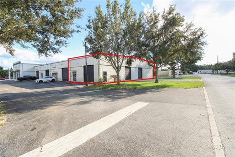 Versatile Commercial Space in Longwood