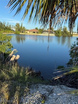 Waterfront Lot in Cape Coral