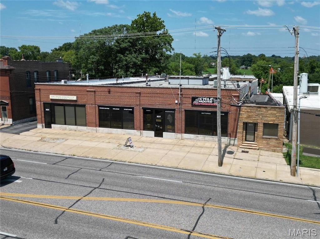 8213 Gravois Rd St, Louis, MO 63123