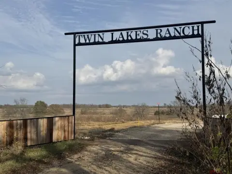 Paris, TX Acreage with Pond