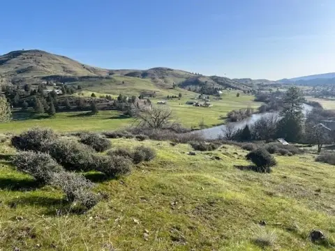 Land with Klamath River Views