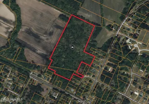 Grimesland Acreage: Space and Convenience