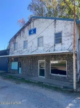 Scotts Hill Storefront with Potential