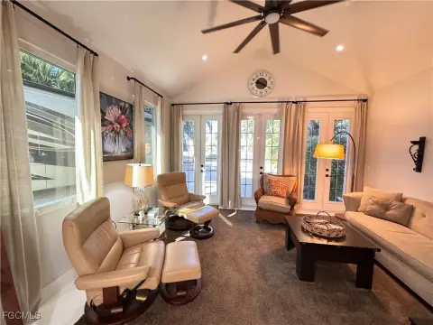 Luxury Motorcoach Living on Welcome Lake