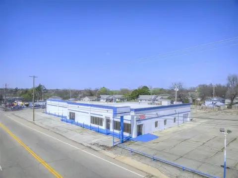 Warehouse With Automotive Equipment