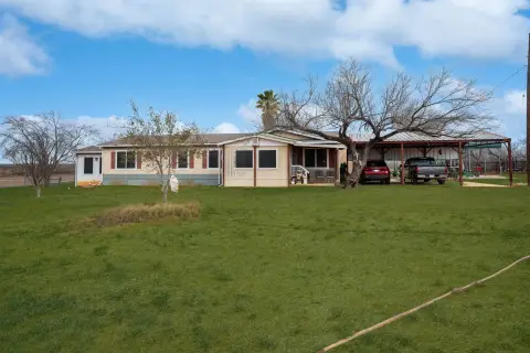 ENCINAL, TX Ranch Land