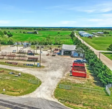 Versatile Industrial Space in Whitesboro