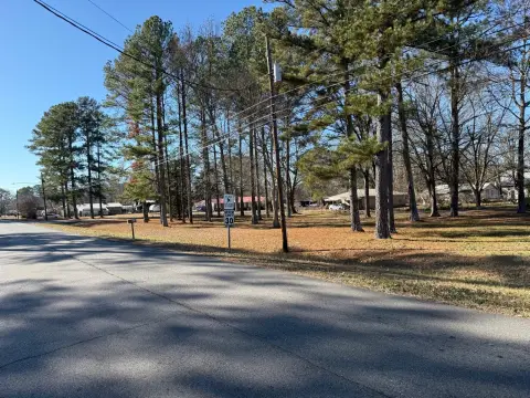 Residential Land in Attalla, AL