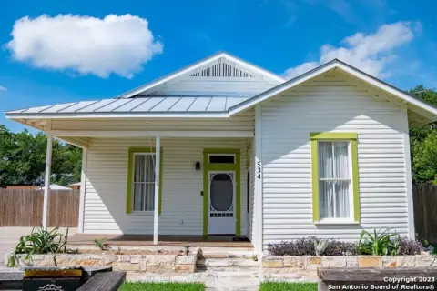 San Antonio Triplex with Pool