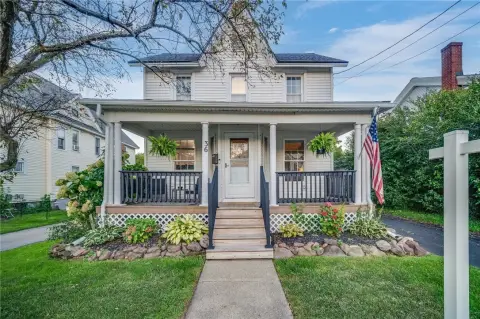 Updated Duplex with In-Unit Laundry