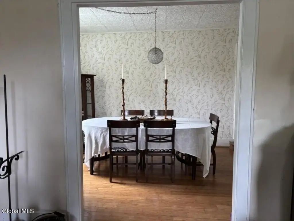 Picture 3