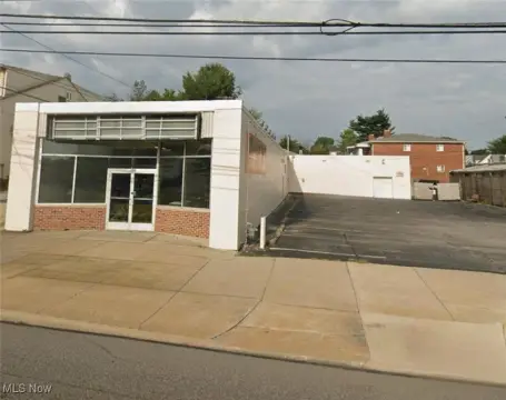 Prime Parma Commercial Building Available